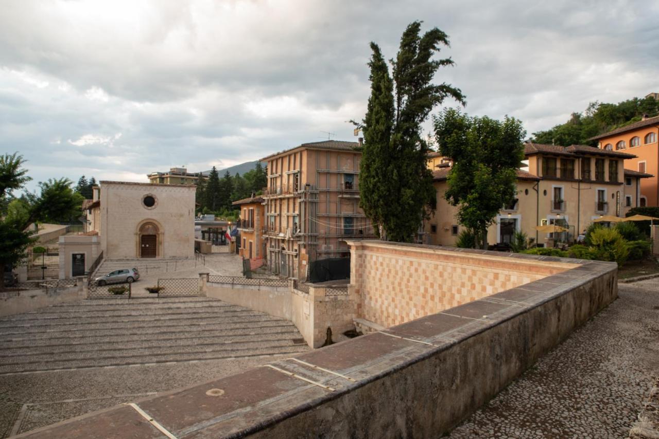 Hotel 99 Cannelle LʼAquila Buitenkant foto