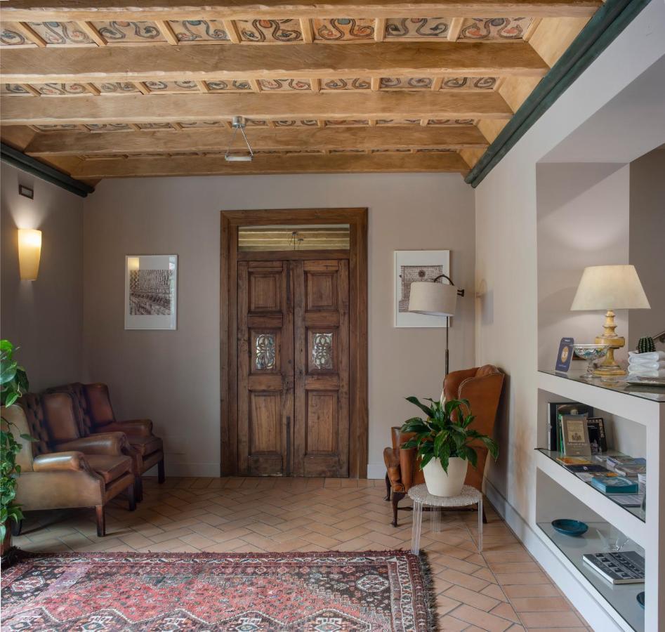 Hotel 99 Cannelle LʼAquila Buitenkant foto
