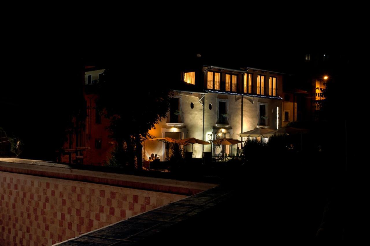 Hotel 99 Cannelle LʼAquila Buitenkant foto