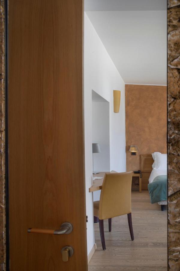 Hotel 99 Cannelle LʼAquila Buitenkant foto