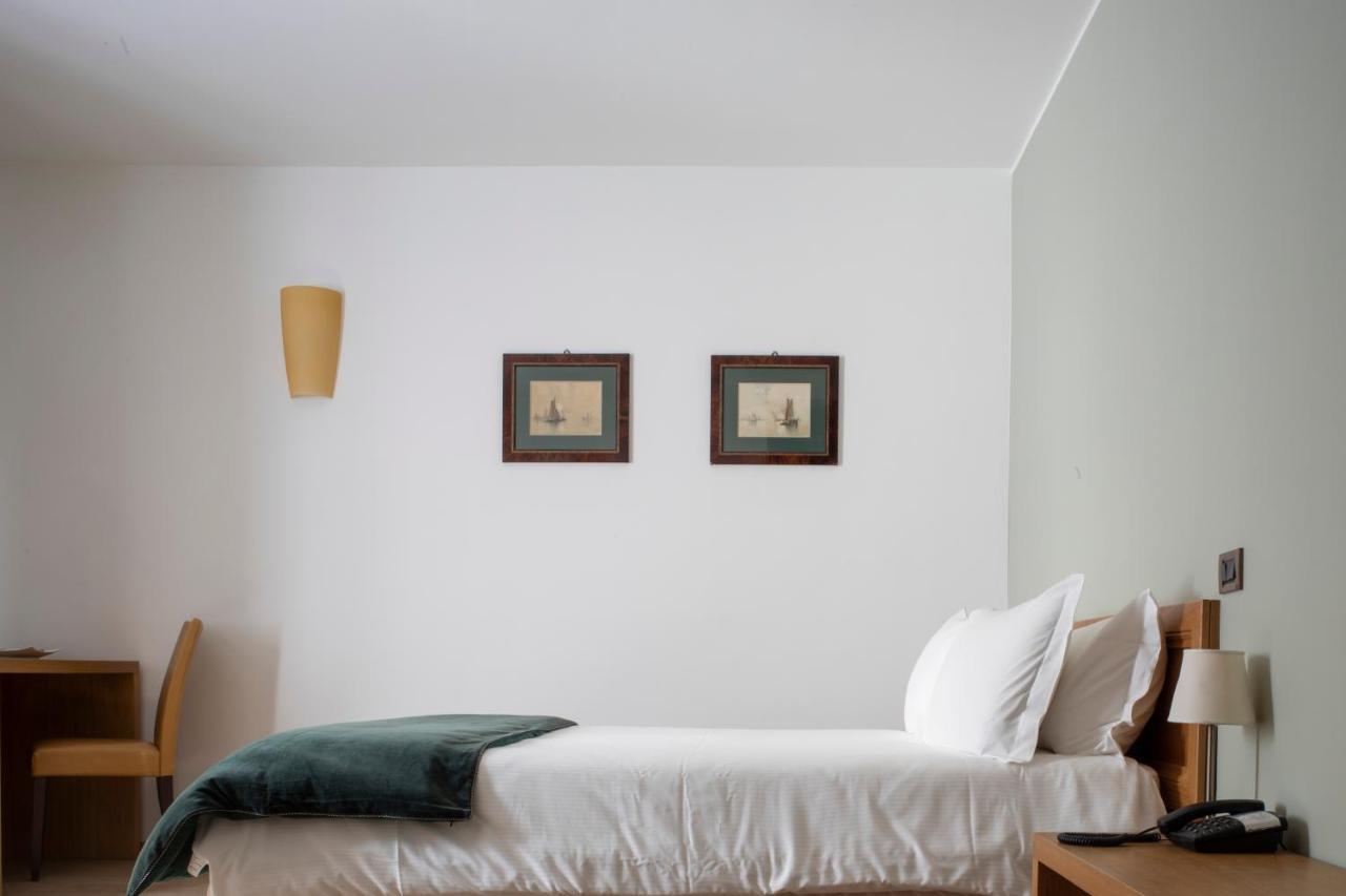 Hotel 99 Cannelle LʼAquila Buitenkant foto