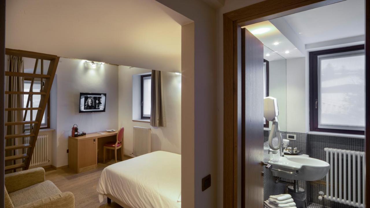 Hotel 99 Cannelle LʼAquila Buitenkant foto