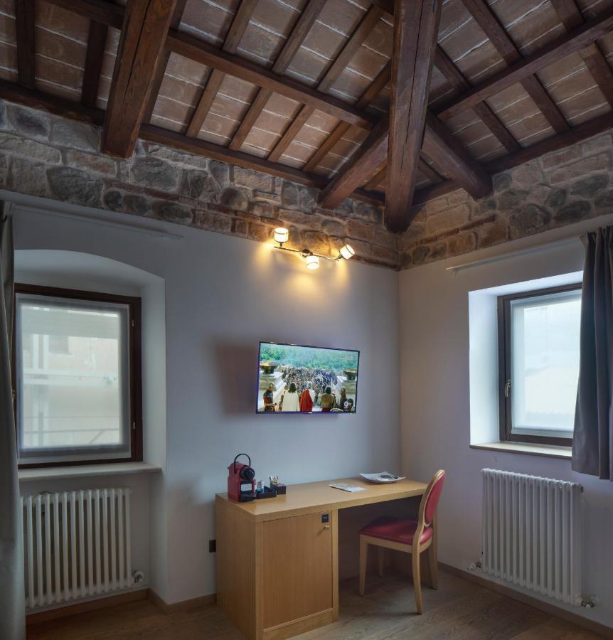 Hotel 99 Cannelle LʼAquila Buitenkant foto